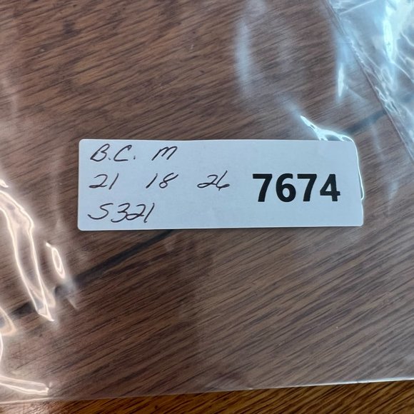 Bears Crossing  Womens Long Sleeves Geometric USA Made Ivory Knit Sweater Size M - Picture 8 of 8